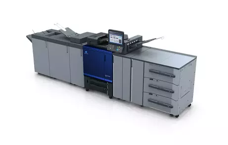 AccurioPress C5070 — печать на плотной бумаге до 360 г/м² и баннерах до 1300 мм